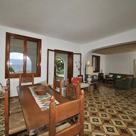 Sycamore Hill Hotel *